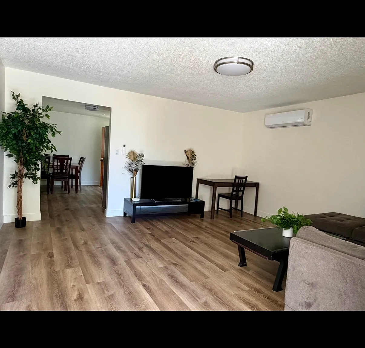 2 bed, 980 sqft, $3,200 — Photo 3