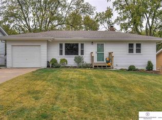 425 W West Plains Rd, Gretna, NE 68028