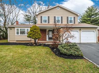7 Diamond Dr, Edison, NJ 08820