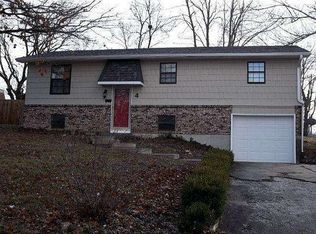 4 Lynn Ave, Fulton, MO 65251