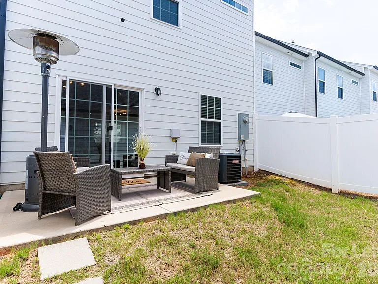 5048 Patton Dr — Photo 2