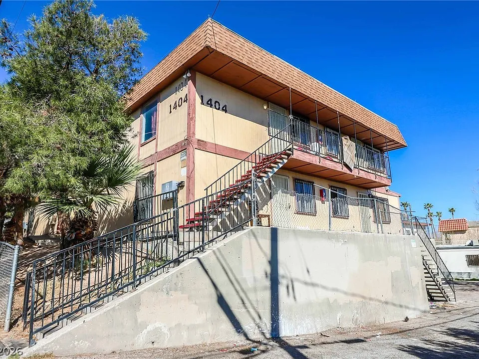 1404 E Mesquite Ave #8