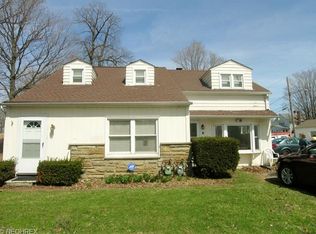 38291 Lake Shore Blvd, Willoughby, OH 44094