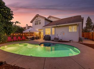 8686 White Peacock Way, Elk Grove, CA 95624