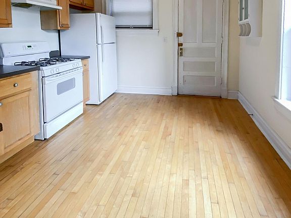 5th image of 835 W Lill Ave #3