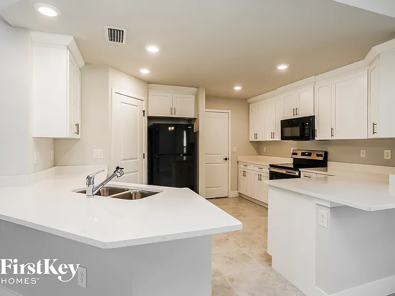 3712 Kittyhawk Dr — Photo 4