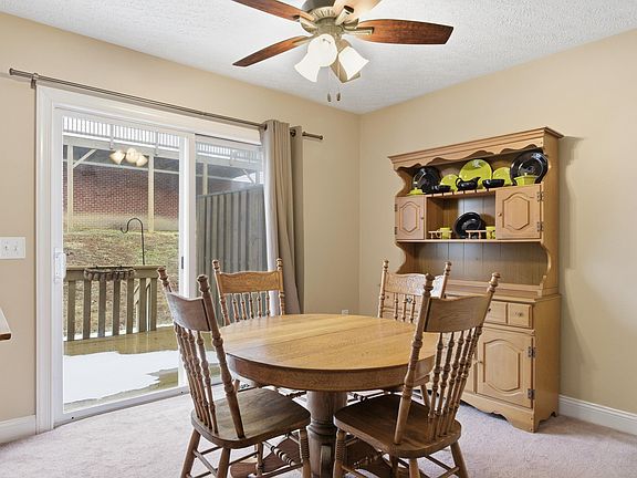 3rd image of 585 Silver Leaf Dr