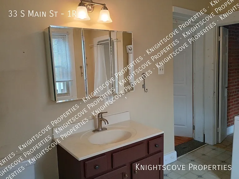 33 S Main St #1R — Photo 4