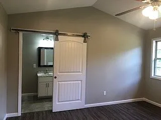 128 Lincoln Dr — Photo 8