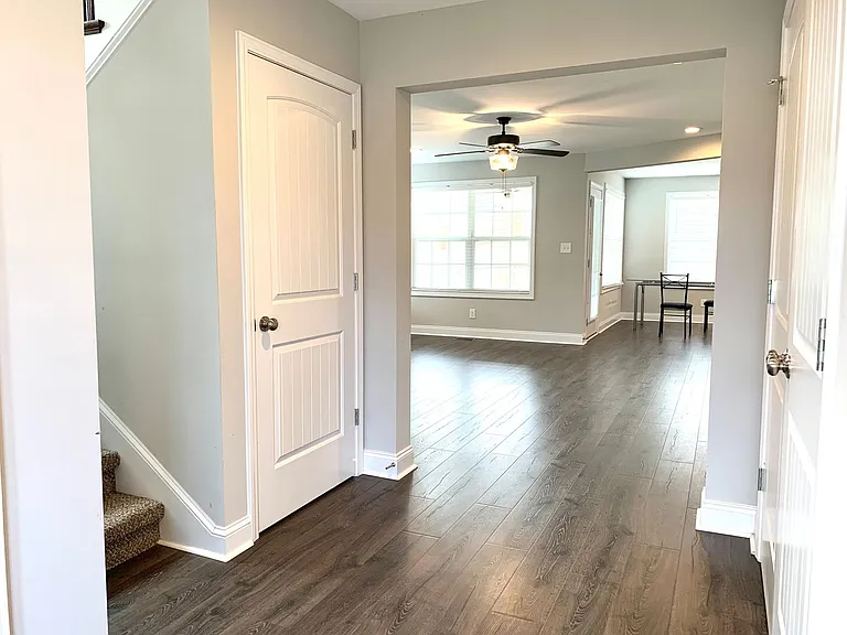 712 Banister Dr — Photo 2