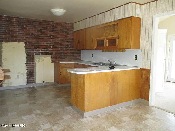2nd image of 41 26th St S
