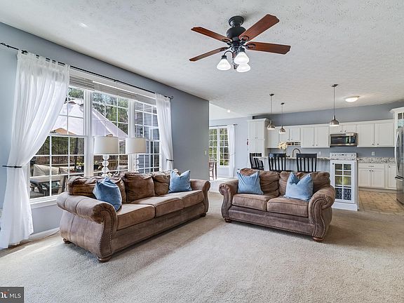 4th image of 23274 Willow Creek Ln