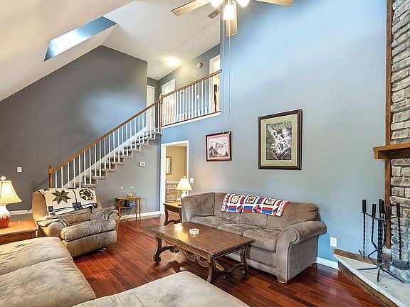 4th image of 6606 Harvestview Ln