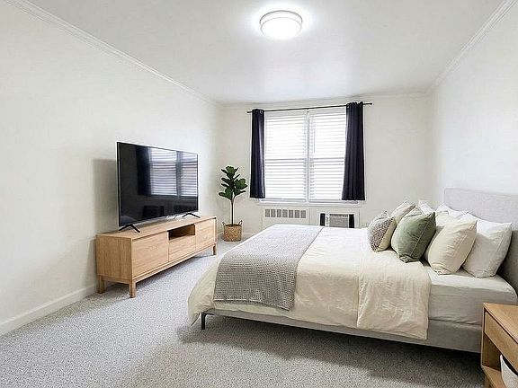 3rd image of 87-20 175th St APT 1K
