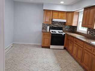 462 Willow Rd W #1, Staten Island, NY 10314