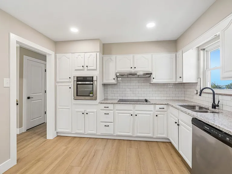 12201 W Kings Gate Rd — Photo 11