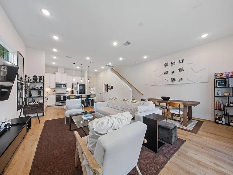 4032 Porter St — Photo 7