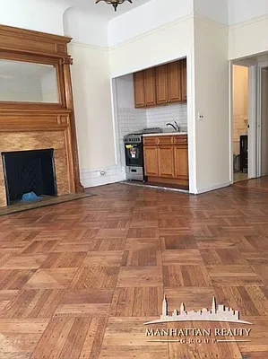 Rented by Manhattan Realty Group | media 2