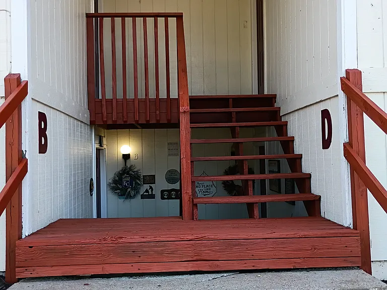800 NE Ball Dr #D — Photo 13