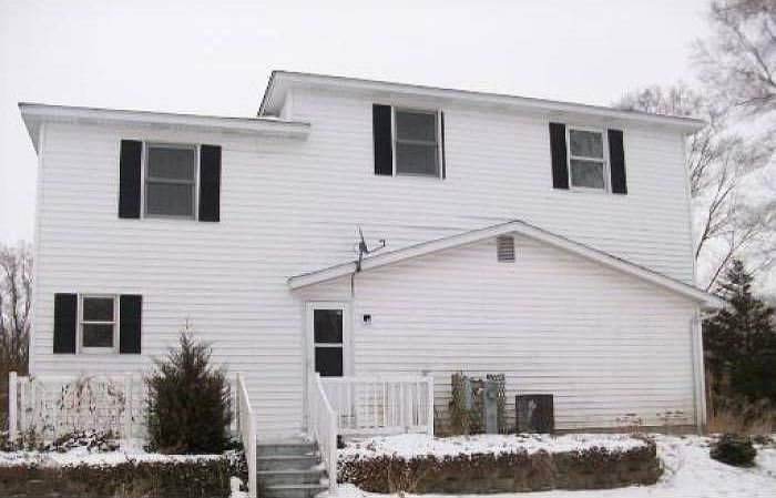 1st image of 21520 W Elmwood Ave