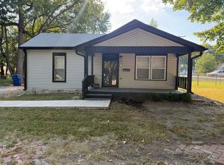 302 S Doyle St, Louisburg, KS 66053