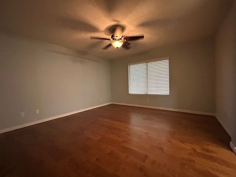 11418 W Cambridge Ave — Photo 16