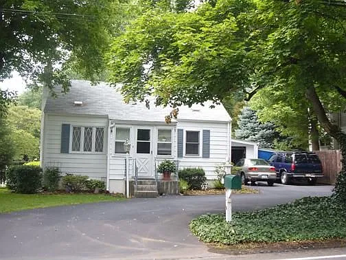 1227 Brownsville Rd photo 1