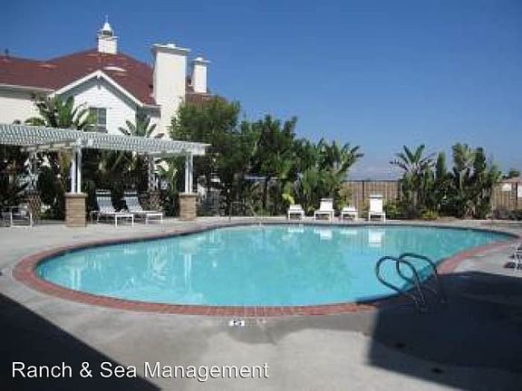 5th image of 770 Harbor Cliff Way Unit 143