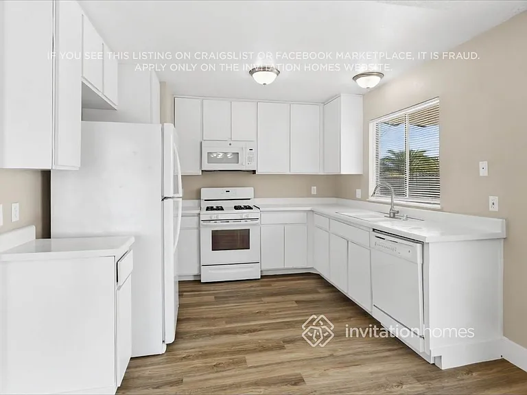 2509 Buckthorn Cir — Photo 8