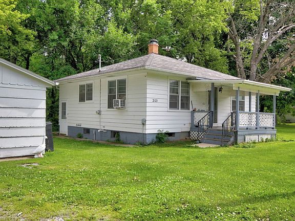 3rd image of 203 W Main St