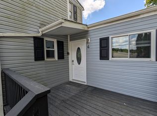 11 McIntyre Rd, Gibsonia, PA 15044