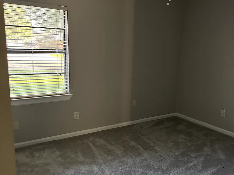 14419 Flair Dr — Photo 9