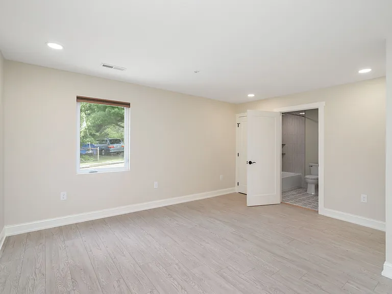 100 E Tennessee Ave #101 — Photo 17