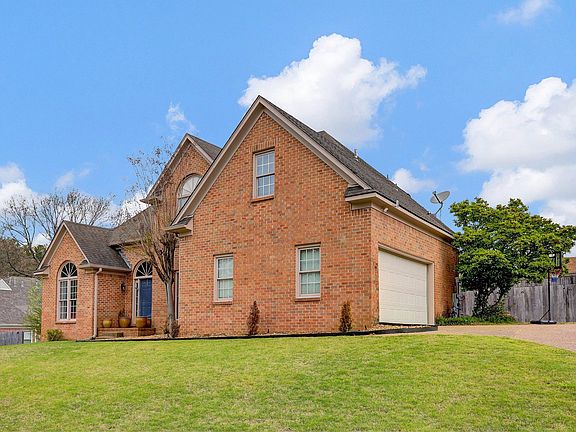 2nd image of 8836 Doveland Dr