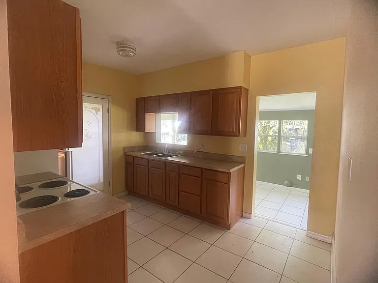 7210 N Duncan Ave — Photo 9