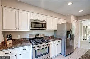 353 Barnfield Sq NE — Photo 11