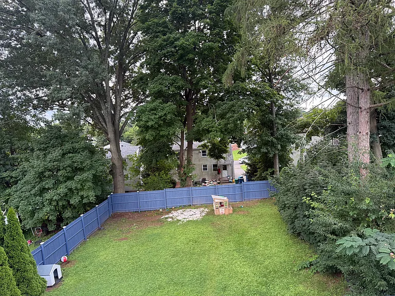115 Thorniley St #5 — Photo 7