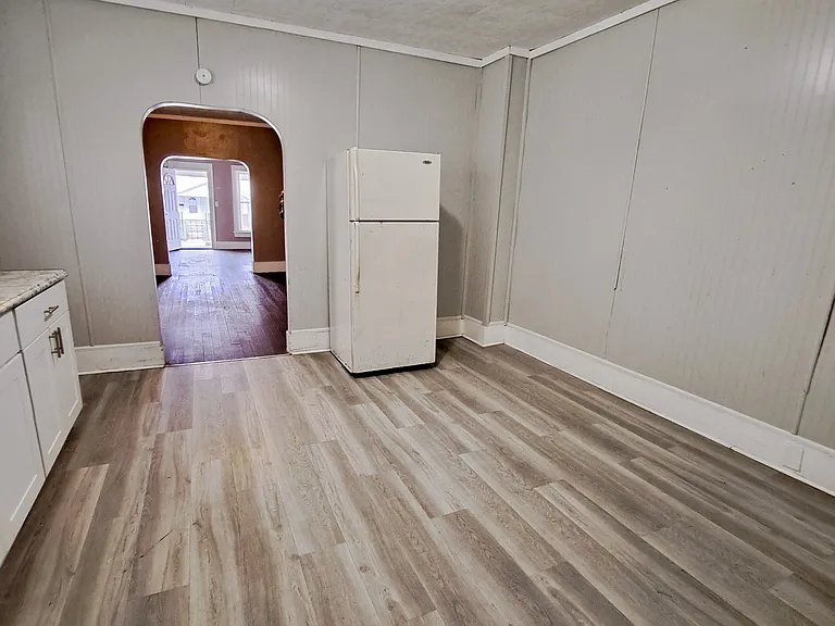 316 N Jackson St — Photo 8