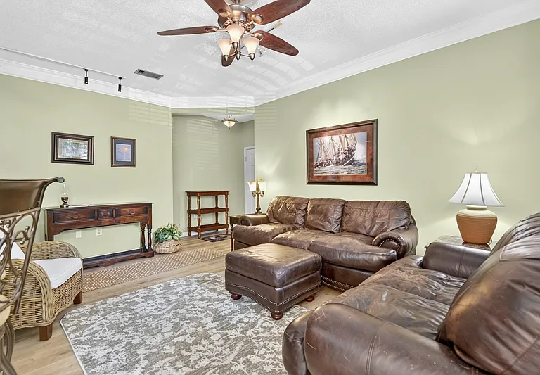 1811 Chatelain Way #1 — Photo 6