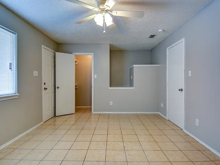Las Violetas Apartments — Photo 19
