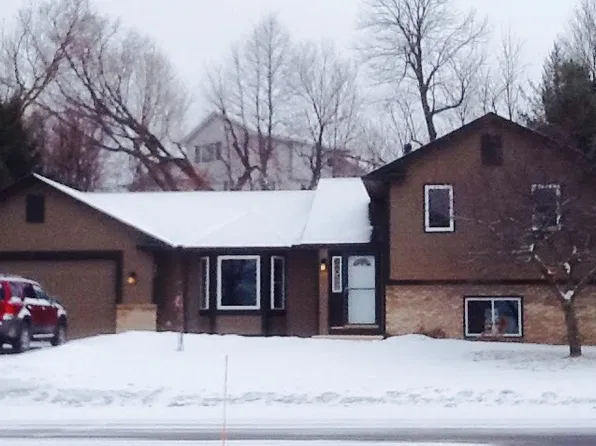 321 Heights Rd NW, Saint Michael, MN 55376