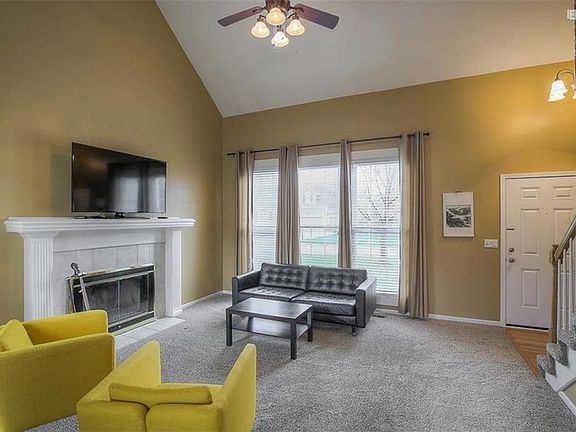 Lots of natural light in this room