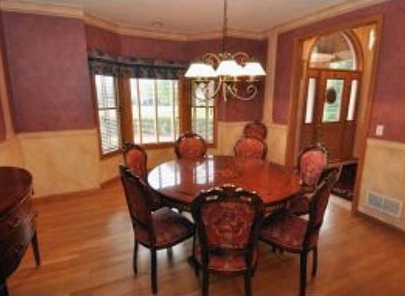 4th image of 8 Crestwood Ln