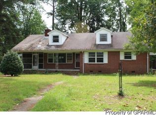 1206 Meadowood Dr, Kinston, NC 28501