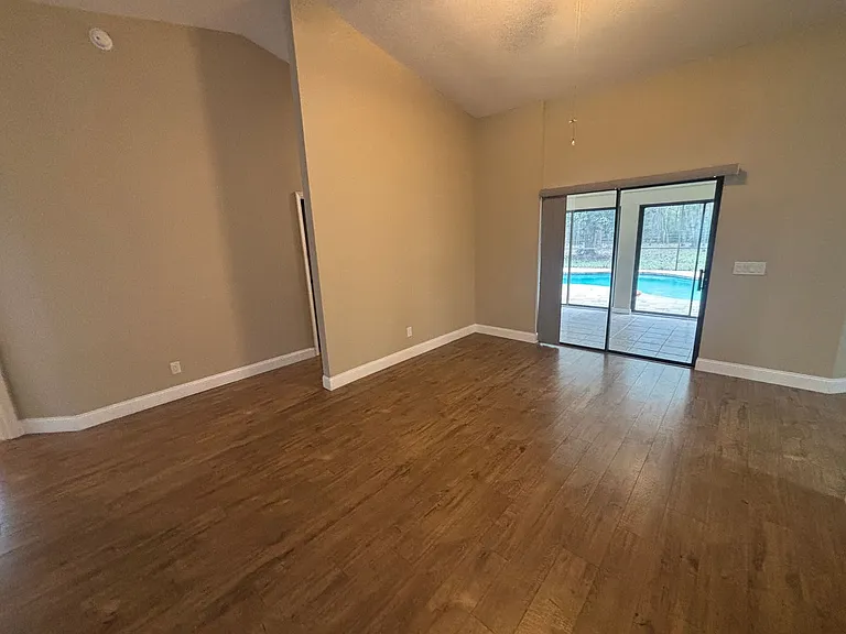 1130 W Olympia St — Photo 6