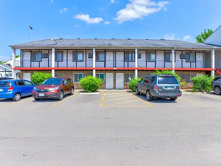 Oak Hill Apartments- Hill Ave. — Photo 4
