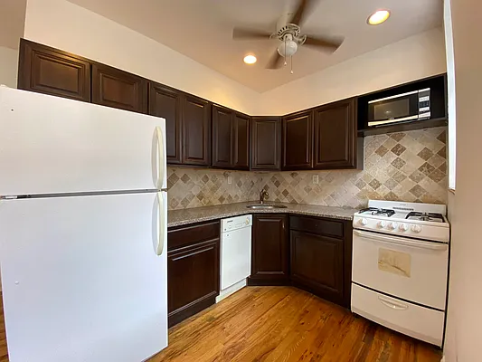 Rented by Best Apartments North Inc | media 28