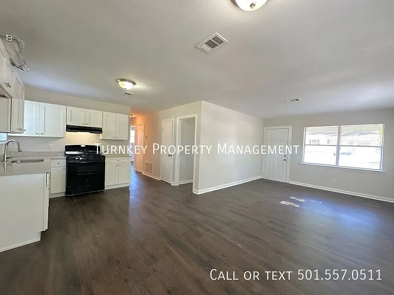 7124 Twin Oaks Rd — Photo 4