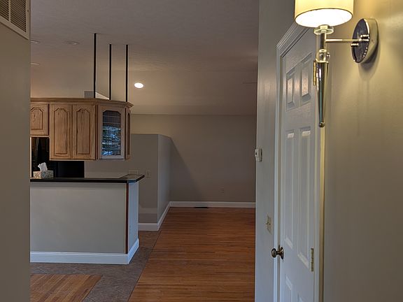3rd image of 454 Diley Rd