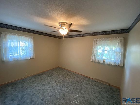 5th image of 804 N Oakley St